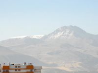 Erciyes'e kar yağdı