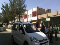 PKK'lılar Kalaşnikoflarla kimlik kontrolü yaptı