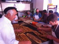 Fırınlarda kıymalı pide mesaisi başladı