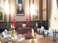 Makam odasında buhur tütsüsü