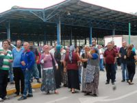 Pazar yeri kapatılan esnaftan AKP'ye protesto
