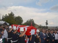 Şehit polis toprağa verildi