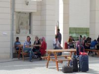 Öğrenciler kalacak yer bulamadı