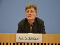 "Mülteciler arasında ayrım yapılmasın"