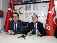 Seçim çalışması yapan MHP Kadın Kolları başkanı ve üyelerine gözaltı girişimi