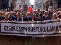 Gazeteciler direniyor!