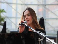 Sokak hayvanlarının haklarını TBMM’ye taşıdı