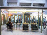 Lüks makam odası değil, minibüs durağı