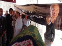 Tomris İncer alkışlarla uğurlandı