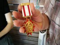 Bursa'da genç kız madalya buldu!