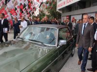 Bahçeli klasik arabasıyla sürpriz yaptı