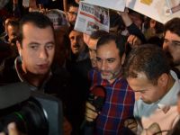 Bülent Keneş, gazete binasında gözaltına alındı