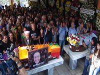 Ayşe Deniz ve Berna Koç İzmir'de defnedildi