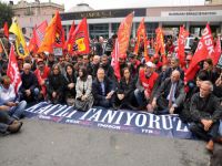 Sirkeci Garı'nda oturma eylemi