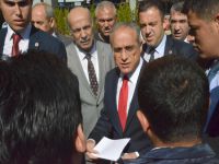 Bakan,işçileri görünce gideceği yeri unuttu