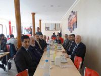 Emekli din görevlilerine yemek verildi