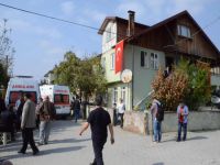 Şehit polis'in baba ocağına ateş düştü