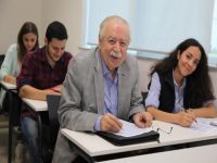 Torunuyla aynı üniversitede eğitim görüyor
