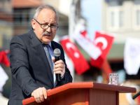 Bakan Erdem'in mikrofonla imtihanı