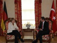 Davutoğlu, Merkel ile görüştü