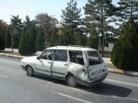 Beton mikseri otomobili biçti