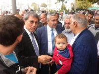 Milletvekili Halaçoğlu’nu karşılarında gören vatandaş dertlerini anlattı