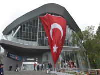 Bayrakla gelene teleferik bedava