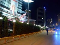 Arka koltuktan 5 el ateş etmiş