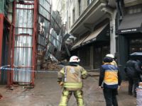 Beyoğlu'nda bina çöktü