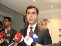 Demirtaş: Cumhurbaşkanı akılsızlık arıyorsa, yanındaki jölelilere baksın
