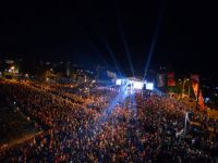 Antalya'da Cumhuriyet kutlamaları Volkan Konak konseriyle son buldu