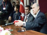 Bahçeli TRT mikrofonunu kaldırttı