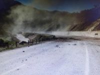 Yola döşenen patlayıcılar imha edildi