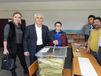 Nilüfer Belediye Başkanı Bozbey oyunu kullandı