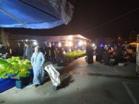 Bursalılar gece yarısı pazara akın etti