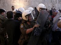 Atina'da milletvekili darp edildi