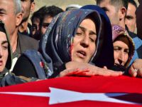 Şehit asker gözyaşları içinde uğurlandı