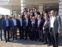 Seçimi kazananda kaybedende halka teşekkür için yollara düştü