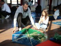Nilüfer Belediyesi çalışanları uçurtma uçurdu