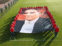 A Milli Futbol Takımı, Atatürk'ü andı