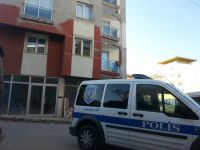 Üstüne televizyon düştü