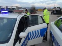Ehliyetsiz sürücü polise takıldı