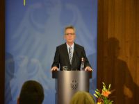 "Vatan kavramını aşırı sağcılara bırakmamalıyız"