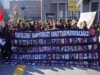 Kadınlardan gar önünde anma
