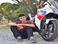 Motosikletli genç canından oldu