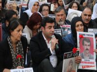 Demirtaş: Şovmenin en büyüğü Davutoğlu