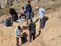 Temel kazarken tarihî mezar buldu