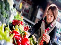 Tüketici güven endeksi yönünü yine aşağıya çevirdi