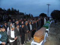 Kazada ölenler ağıtlarla toprağa verildi