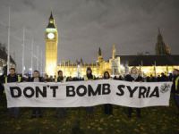 Londra'da binlerce protestocu 'Suriye’yi bombalamaya hayır' dedi